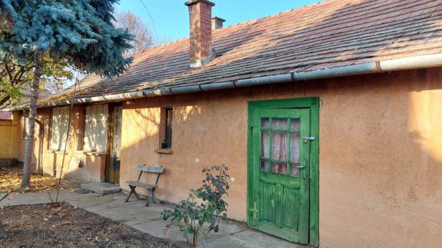 Eladó családi ház, Csongrádon 17.9 M Ft, 2 szobás