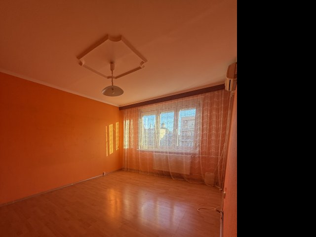 Eladó panellakás, Székesfehérvárott 51.5 M Ft, 2 szobás