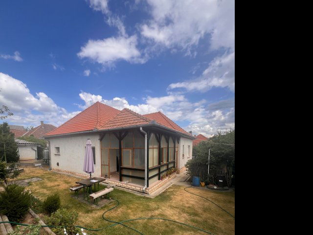 Eladó családi ház, Kerepesen 70 M Ft, 3 szobás