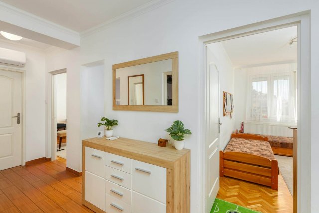 Eladó családi ház, Debrecenben 113.9 M Ft, 3+1 szobás