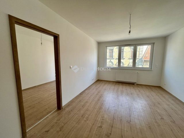 Eladó téglalakás, Budapesten, VIII. kerületben 69.99 M Ft