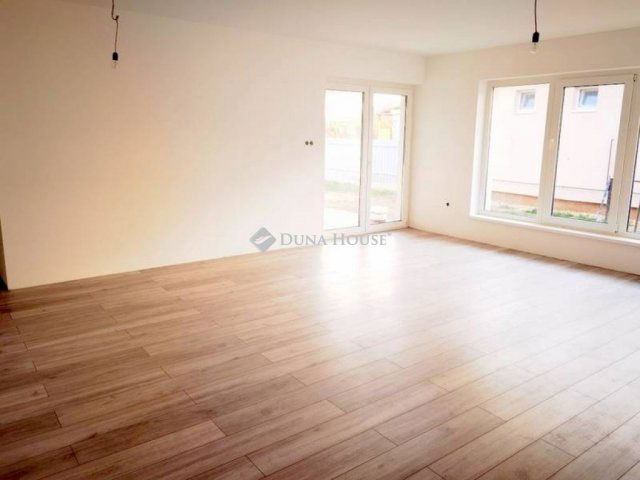 Eladó családi ház, Nyíregyházán 120 M Ft, 5 szobás
