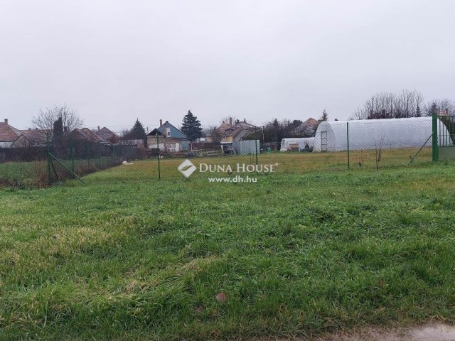 Eladó telek, Naszályon 7.8 M Ft / költözzbe.hu