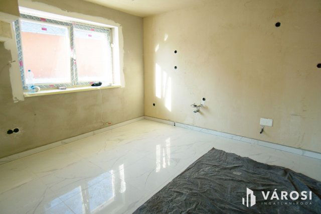 Eladó családi ház, Gyálon 125.9 M Ft, 5 szobás