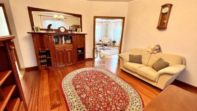 Eladó családi ház, Veresegyházon 189 M Ft, 7 szobás