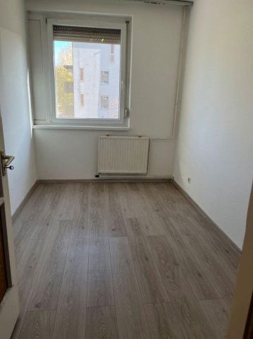 Eladó panellakás, Debrecenben 56 M Ft, 1+2 szobás