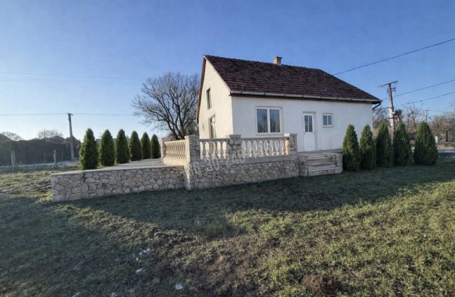 Eladó családi ház, Gávavencsellőn 11.9 M Ft, 2+1 szobás