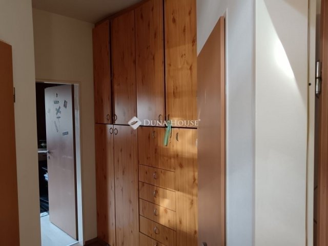 Eladó ikerház, Pécsett 115 M Ft, 6 szobás / költözzbe.hu