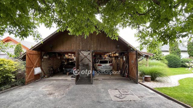 Eladó családi ház, Érden 159.999 M Ft, 4 szobás