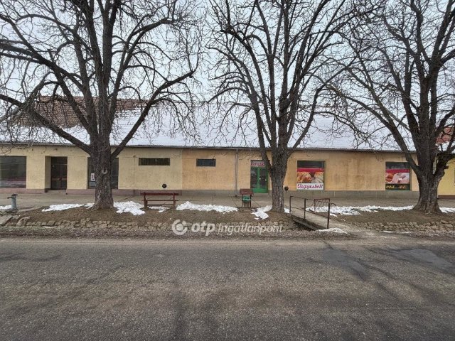 Eladó üzlethelyiség, Báron 26.3 M Ft / költözzbe.hu