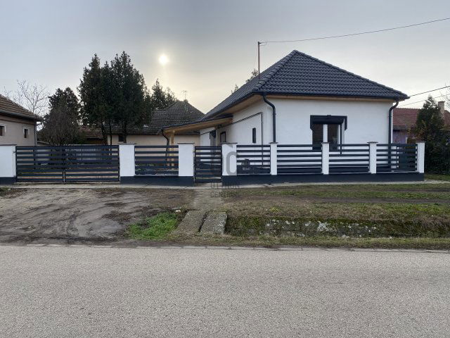 Eladó családi ház, Abonyban 54.9 M Ft, 3 szobás