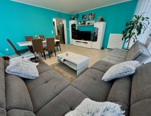 Eladó családi ház, Budapesten, XVIII. kerületben 200 M Ft