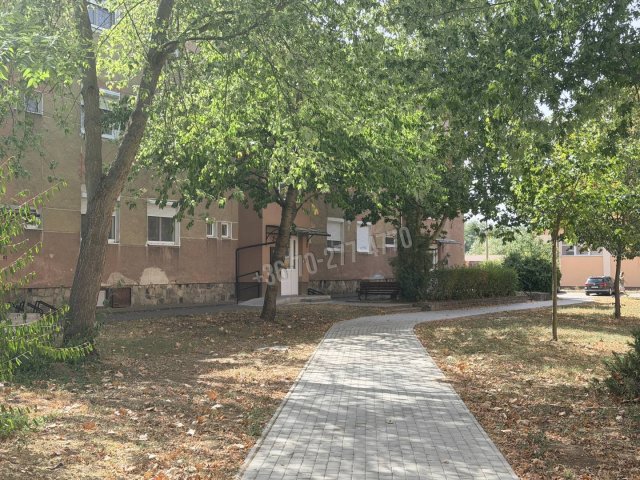 Eladó téglalakás, Oroszlányban, Bánki Donát utcában 32.2 M Ft