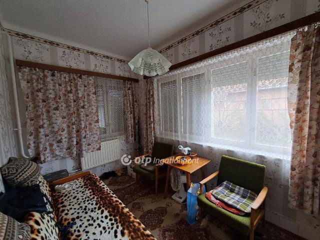 Eladó családi ház, Kisújszálláson 26.7 M Ft, 2 szobás