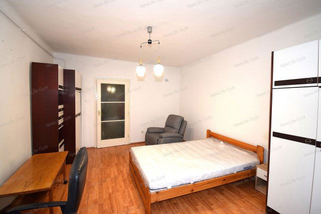 Eladó téglalakás, Győrött 53.9 M Ft, 2 szobás