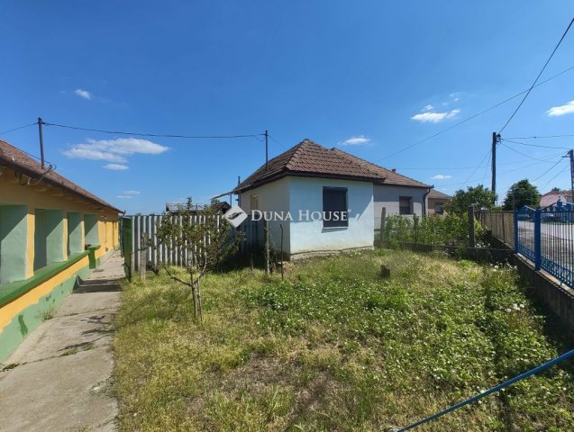 Eladó családi ház, Nagyhalászban 8 M Ft, 2 szobás