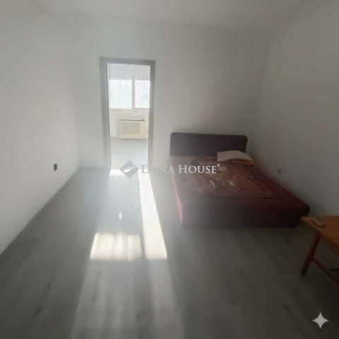 Eladó téglalakás, Kecskeméten 43.9 M Ft, 3 szobás