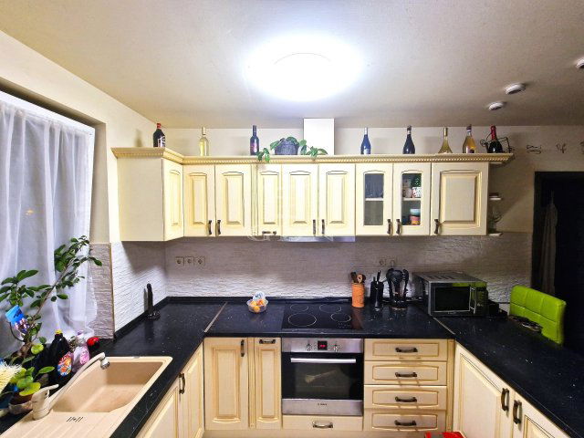 Eladó családi ház, Törökbálinton 139.99 M Ft, 8 szobás