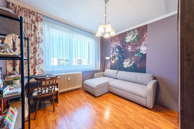 Eladó panellakás, Tiszaújvárosban 26 M Ft, 2 szobás