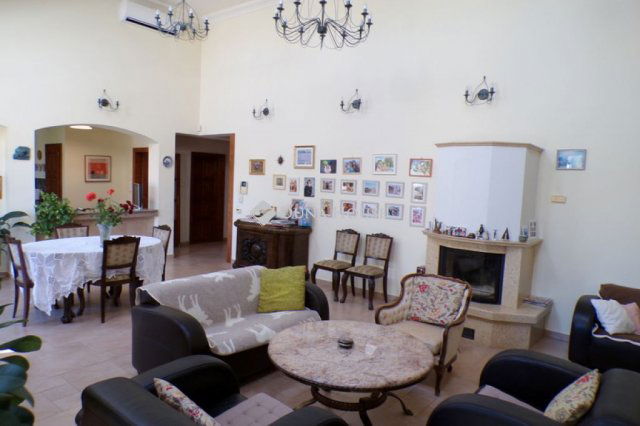 Eladó családi ház, Nyíregyházán 199 M Ft, 10 szobás