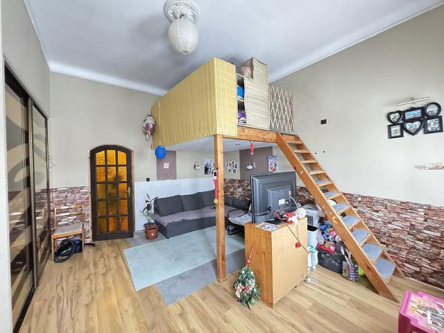 Eladó téglalakás, IV. kerületben, Vasvári Pál utcában