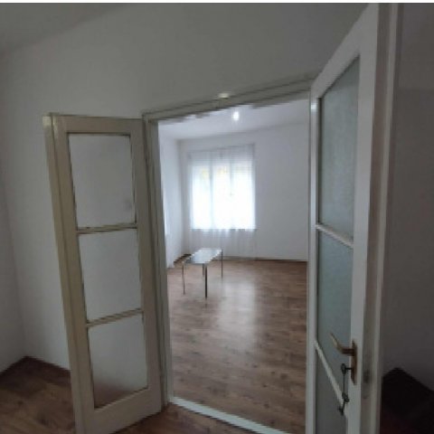 Eladó családi ház, Gödön 90 M Ft, 30 szobás