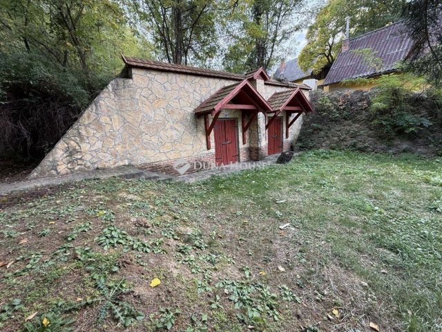 Eladó nyaraló, Nyergesújfaluban 9.9 M Ft, 1 szobás