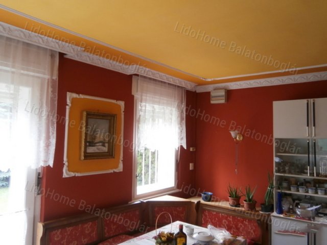 Eladó hotel, Balatonbogláron 550 M Ft, 14 szobás