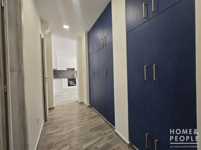 Eladó téglalakás, Szegeden 64.999 M Ft, 2+1 szobás