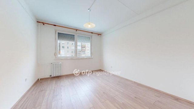 Eladó panellakás, Miskolcon 36.9 M Ft, 2 szobás