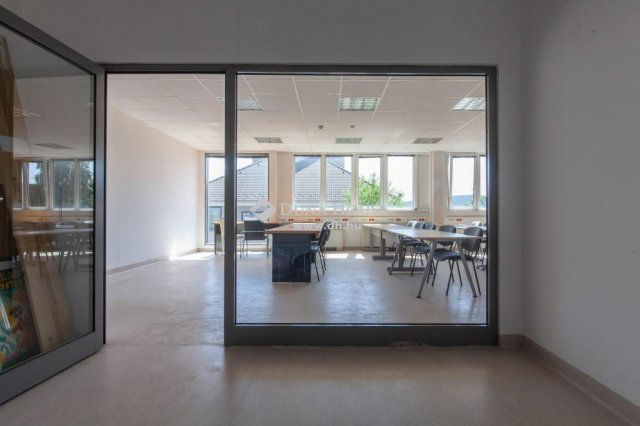 Eladó iroda, Budaörsön 614.075 M Ft / költözzbe.hu