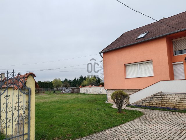 Eladó családi ház, Öttevényen 105 M Ft, 7 szobás