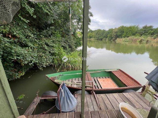 Eladó nyaraló, Szentesen 45 M Ft, 3 szobás / költözzbe.hu