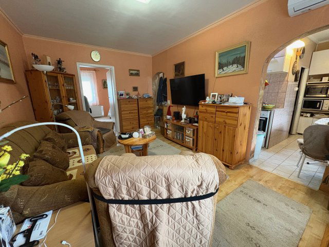 Eladó panellakás, Székesfehérvárott 59.7 M Ft, 2+1 szobás