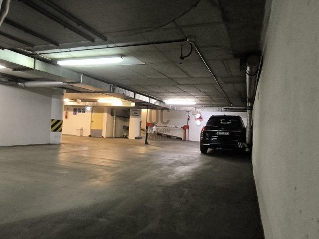 Eladó garázs, Budapesten, IX. kerületben 12 M Ft