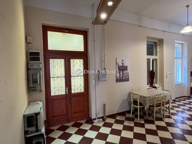 Eladó téglalakás, Budapesten, VIII. kerületben 110 M Ft