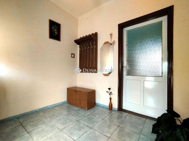 Eladó családi ház, Mosonszentmiklóson 32.99 M Ft, 3 szobás