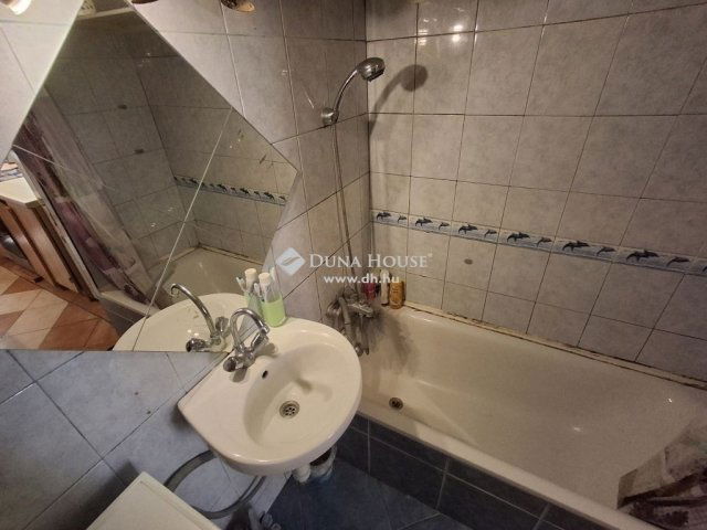 Eladó téglalakás, Budapesten, X. kerületben 32.9 M Ft, 3 szobás