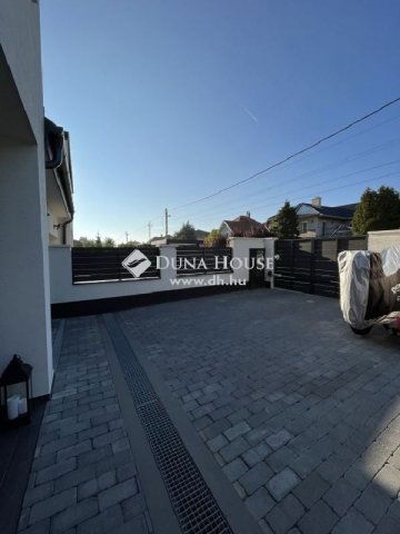 Eladó ikerház, Törökbálinton 325 M Ft, 5 szobás