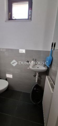 Eladó téglalakás, Pécsett 67.9 M Ft, 1+2 szobás