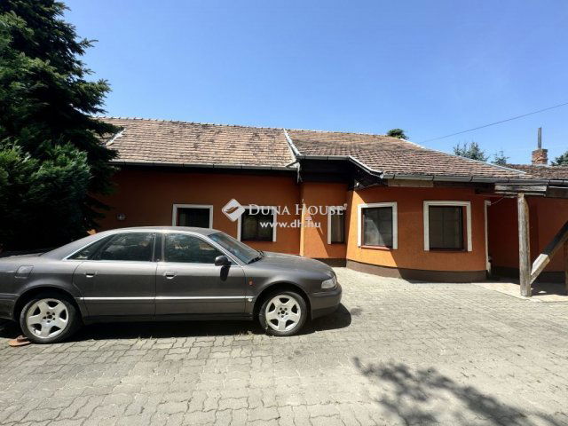 Eladó családi ház, Ecseren 250 M Ft, 8 szobás