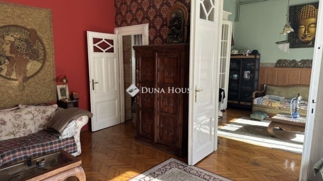 Eladó téglalakás, Budapesten, VI. kerületben 152 M Ft, 3 szobás