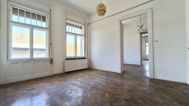 Eladó téglalakás, Budapesten, VII. kerületben, István utcában