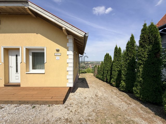 Eladó családi ház, Nyúlon 79.9 M Ft, 3 szobás