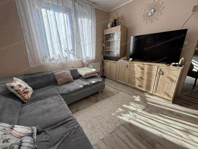 Eladó téglalakás, Tatabányán 53 M Ft, 2 szobás