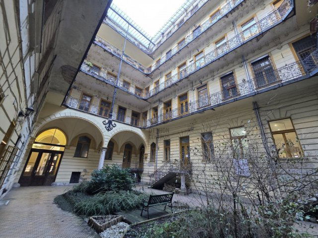 Eladó téglalakás, Budapesten, IX. kerületben 175 M Ft, 5 szobás