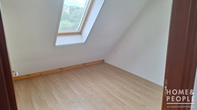 Eladó téglalakás, Deszken 63.6 M Ft, 2 szobás