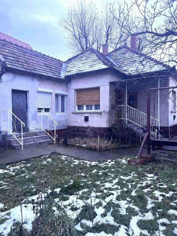 Eladó családi ház, Győrött 52 M Ft, 8+1 szobás