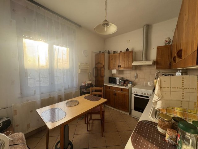 Eladó családi ház, Cegléden 69.9 M Ft, 3 szobás