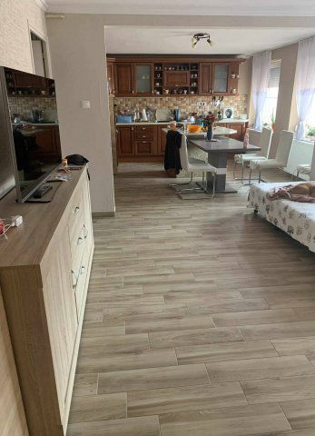 Eladó családi ház, Tatabányán 132 M Ft, 5 szobás